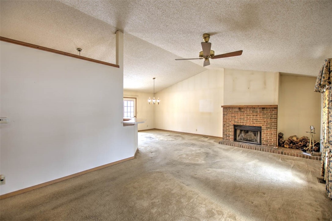 3994 North Northbrook Drive Decatur, IL 62526 - Photo 10 of 26 Gallery Image 10