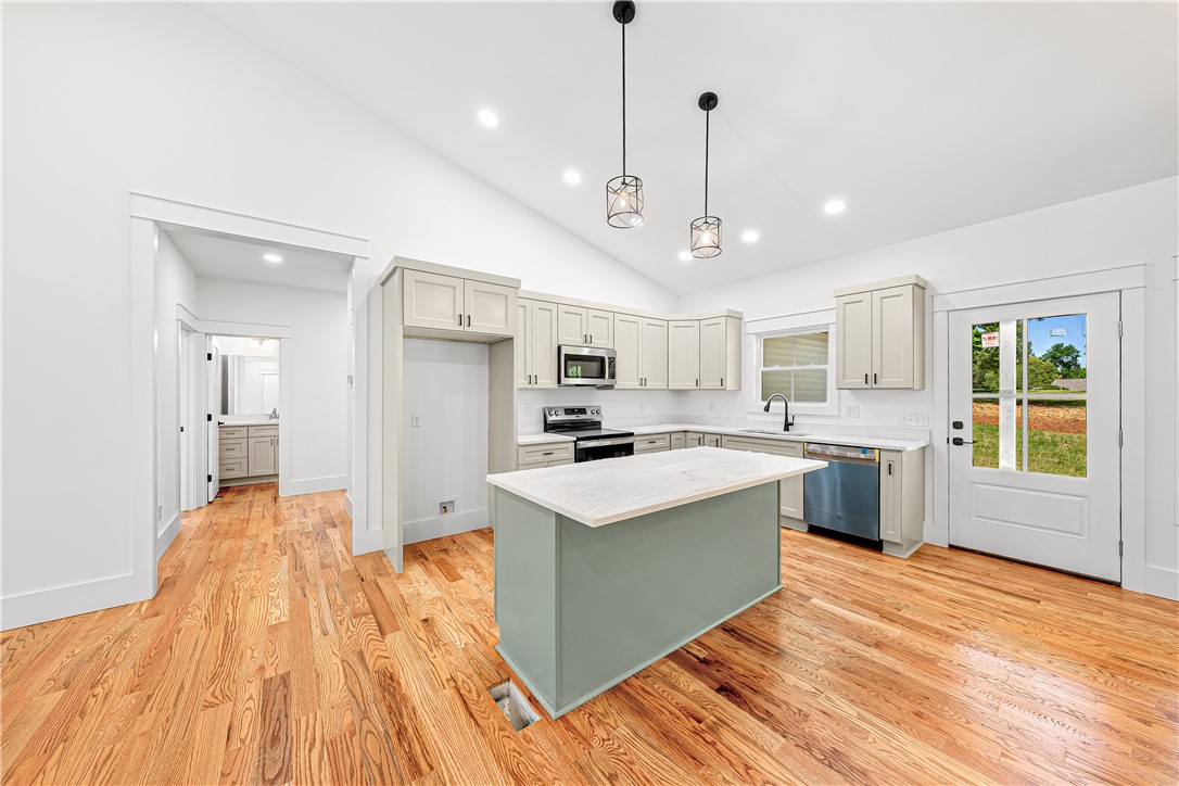 411 Calm Oak Drive Seneca, SC 29678 - Photo 6 of 25