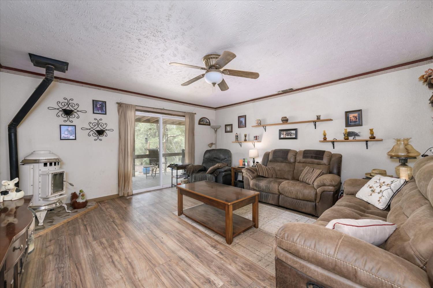 1641 Needmore Drive Shingle Springs, CA 95682 - Photo 6 of 40 a living room with furniture