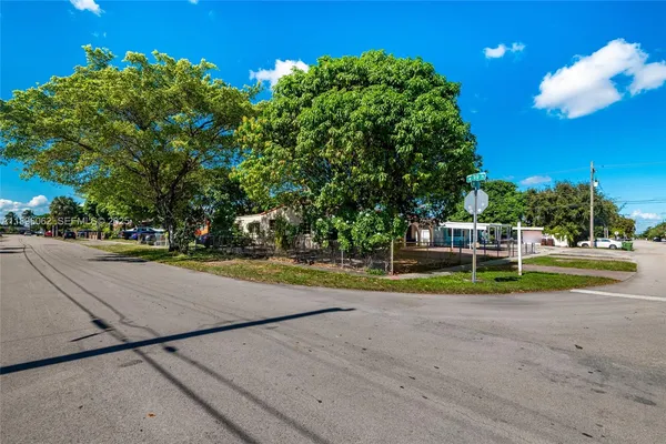 $655,000 | 3920 West 3rd Avenue, Hialeah, FL 33012