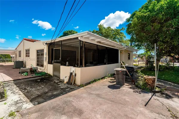 $655,000 | 3920 West 3rd Avenue, Hialeah, FL 33012