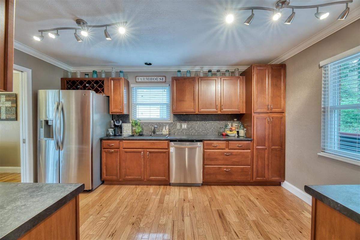 7900 Ashley Road Powell, TN 37849 - Photo 14 of 32 17-7900-Ashley-Rd-Powell-TN-17