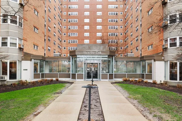 $175,000 | 4960 North Marine Drive, Unit 1519, Chicago, IL 60640
