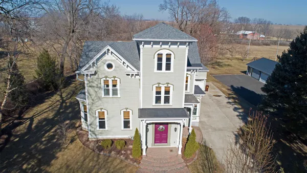 $479,000 | 629 East Locust Street, Lanark, IL 61046