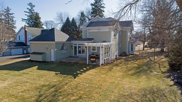 $479,000 | 629 East Locust Street, Lanark, IL 61046