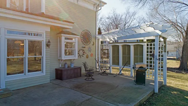 $479,000 | 629 East Locust Street, Lanark, IL 61046