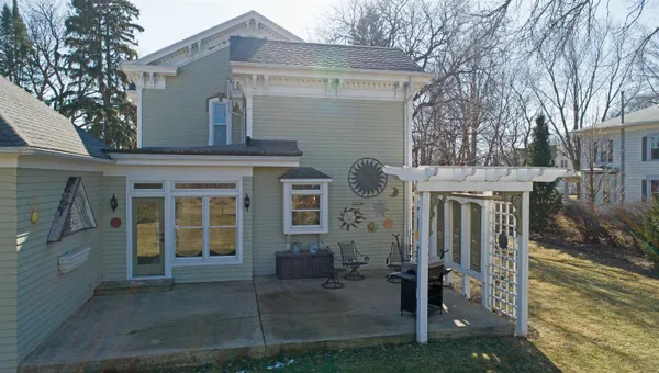$479,000 | 629 East Locust Street, Lanark, IL 61046