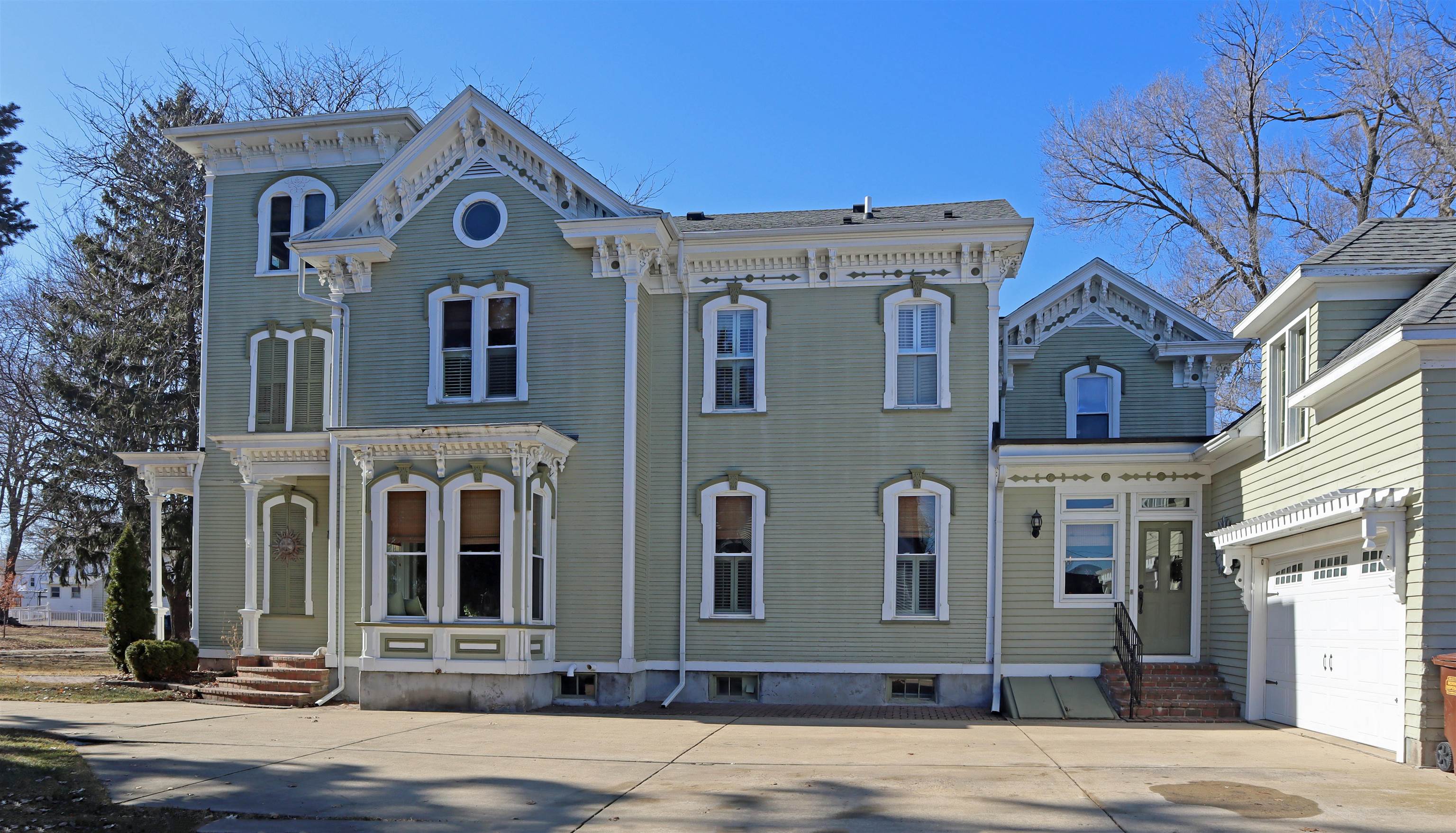 629 East Locust Street Lanark, IL 61046 - Photo 76 of 87 a front view of a building