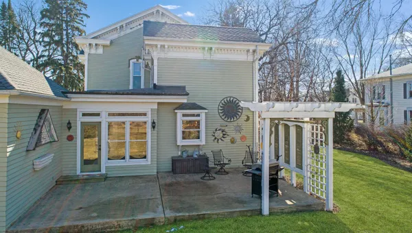 $479,000 | 629 East Locust Street, Lanark, IL 61046