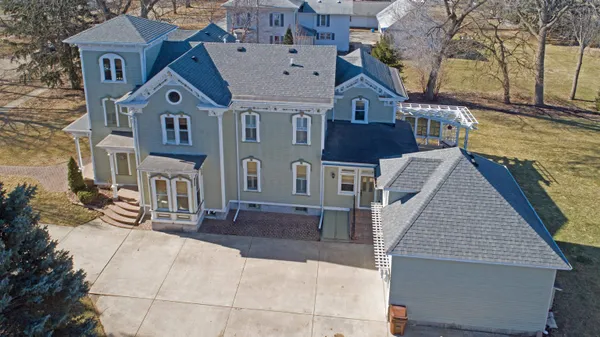 $479,000 | 629 East Locust Street, Lanark, IL 61046