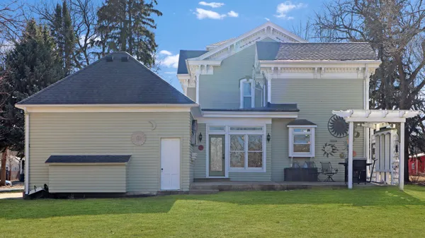 $479,000 | 629 East Locust Street, Lanark, IL 61046