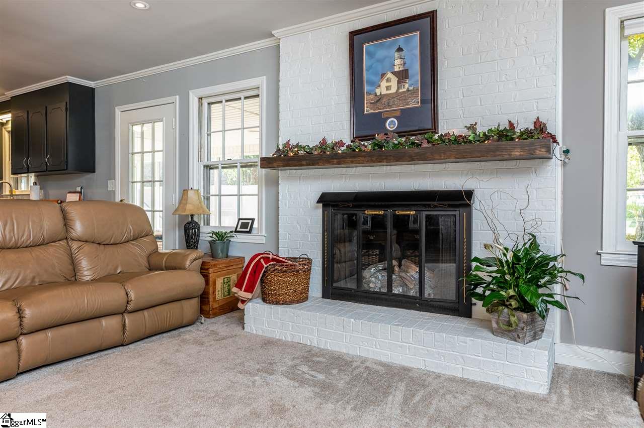 106 Brookbend Road Mauldin, SC 29662 - Photo 11 of 32 Gallery Image 11