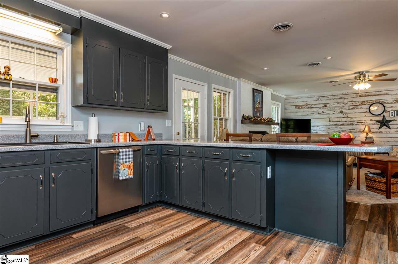 106 Brookbend Road Mauldin, SC 29662 - Photo 17 of 32 Gallery Image 17