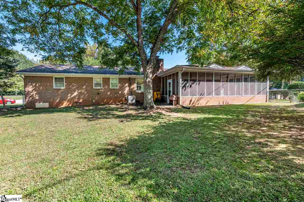 106 Brookbend Road Mauldin, SC 29662 - Photo 5 of 32 Gallery Image 5
