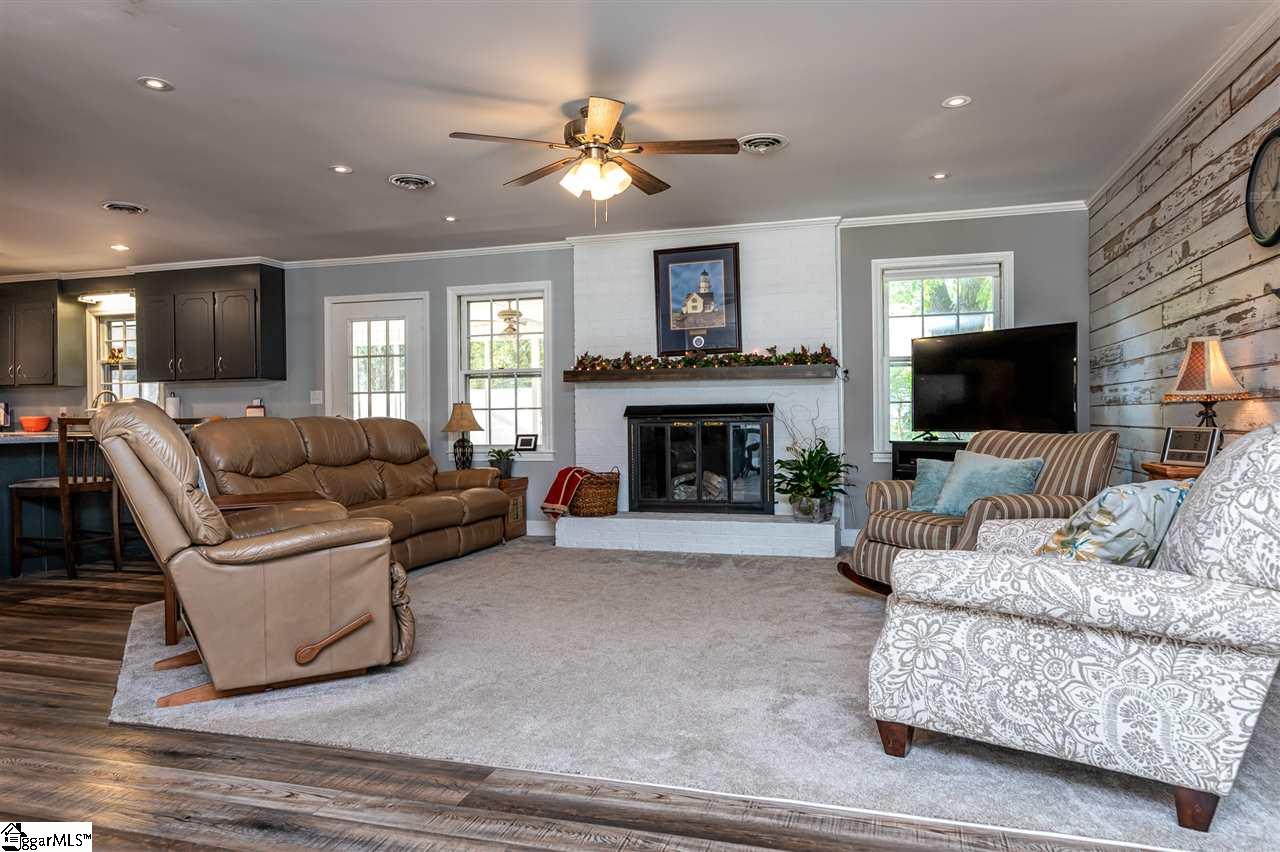 106 Brookbend Road Mauldin, SC 29662 - Photo 9 of 32 Gallery Image 9