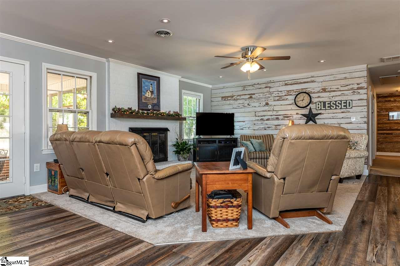 106 Brookbend Road Mauldin, SC 29662 - Photo 10 of 32 Gallery Image 10