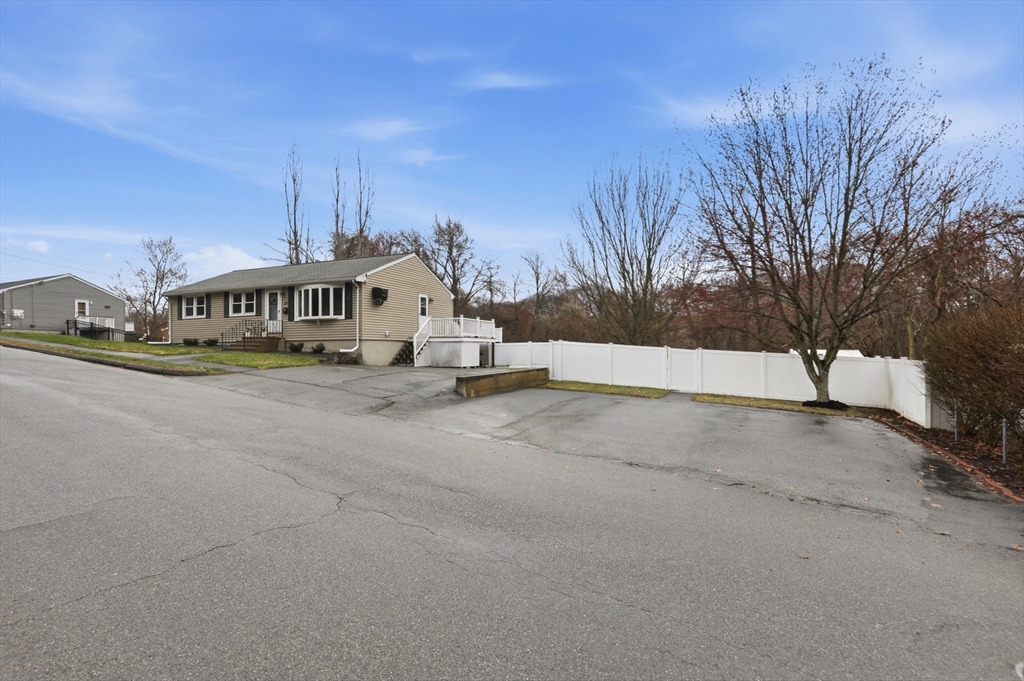 24 Clark Street Salem, MA 01970 - Photo 2 of 38