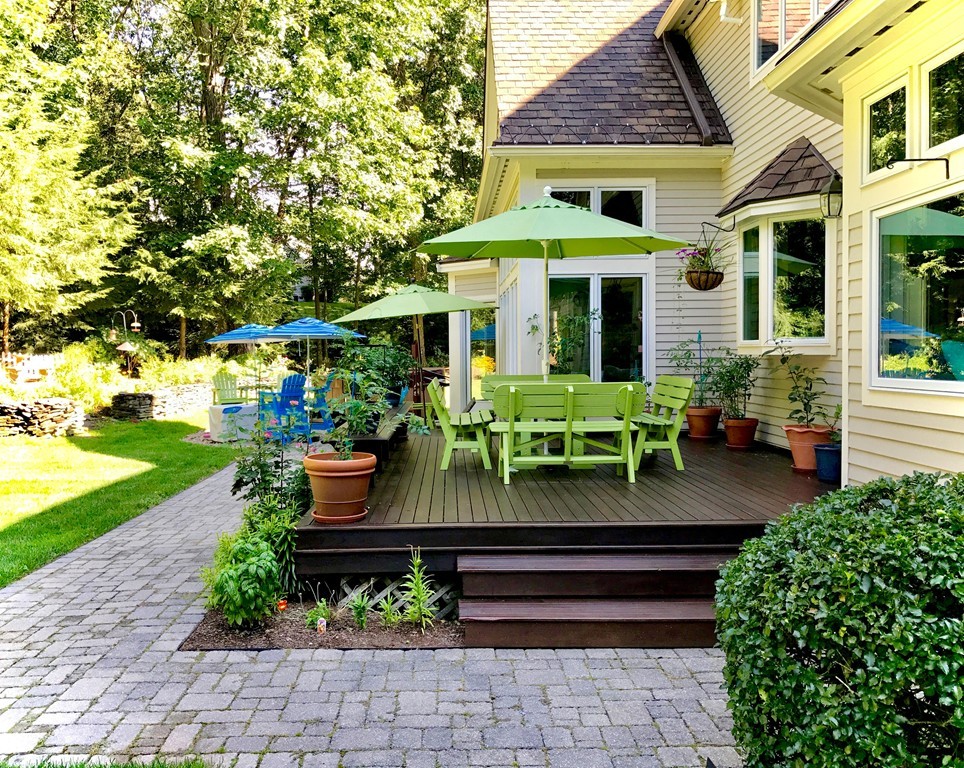 11 Kate's Lane Boxford, MA 01921 - Photo 4 of 30 a front view of a house with garden