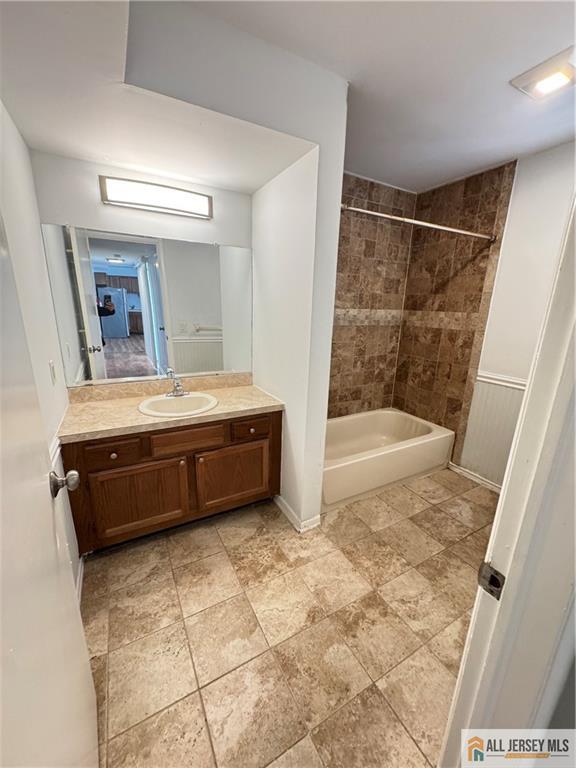 15 Hanover Square, Unit C Middlesex, NJ 08846 - Photo 22 of 27