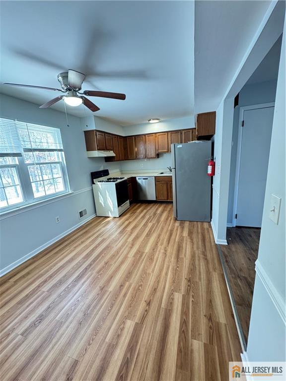 15 Hanover Square, Unit C Middlesex, NJ 08846 - Photo 5 of 27