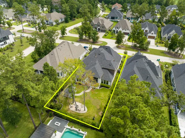 $940,000 | 208 South Empress Green Place, Montgomery, TX 77316