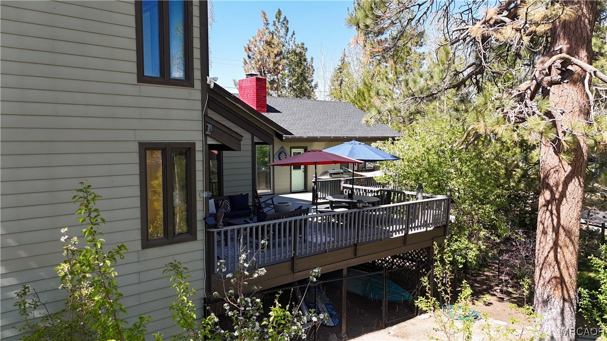 39343 Aurora Road Big Bear Lake, CA 92315 - Photo 44 of 50 a view of balcony with outdoor seating