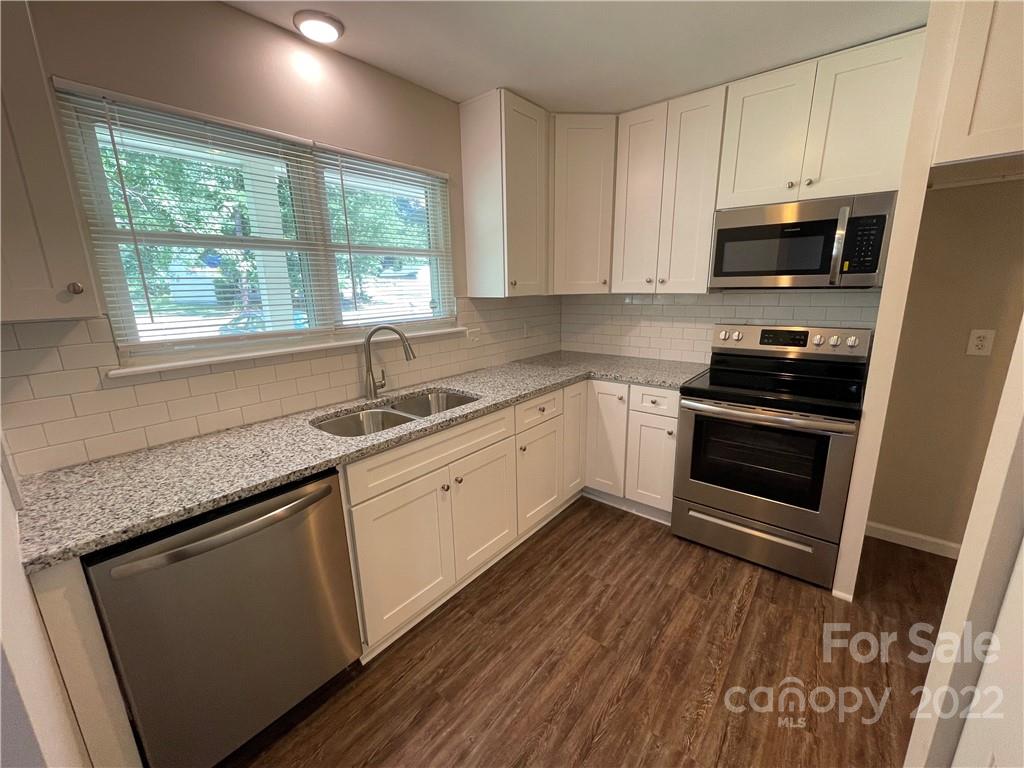 6838 North Ridge Court Charlotte, NC 28215 - Photo 4 of 17