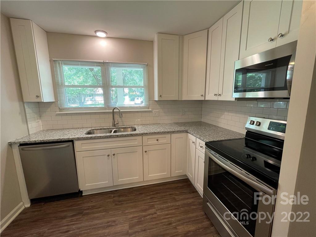 6838 North Ridge Court Charlotte, NC 28215 - Photo 5 of 17