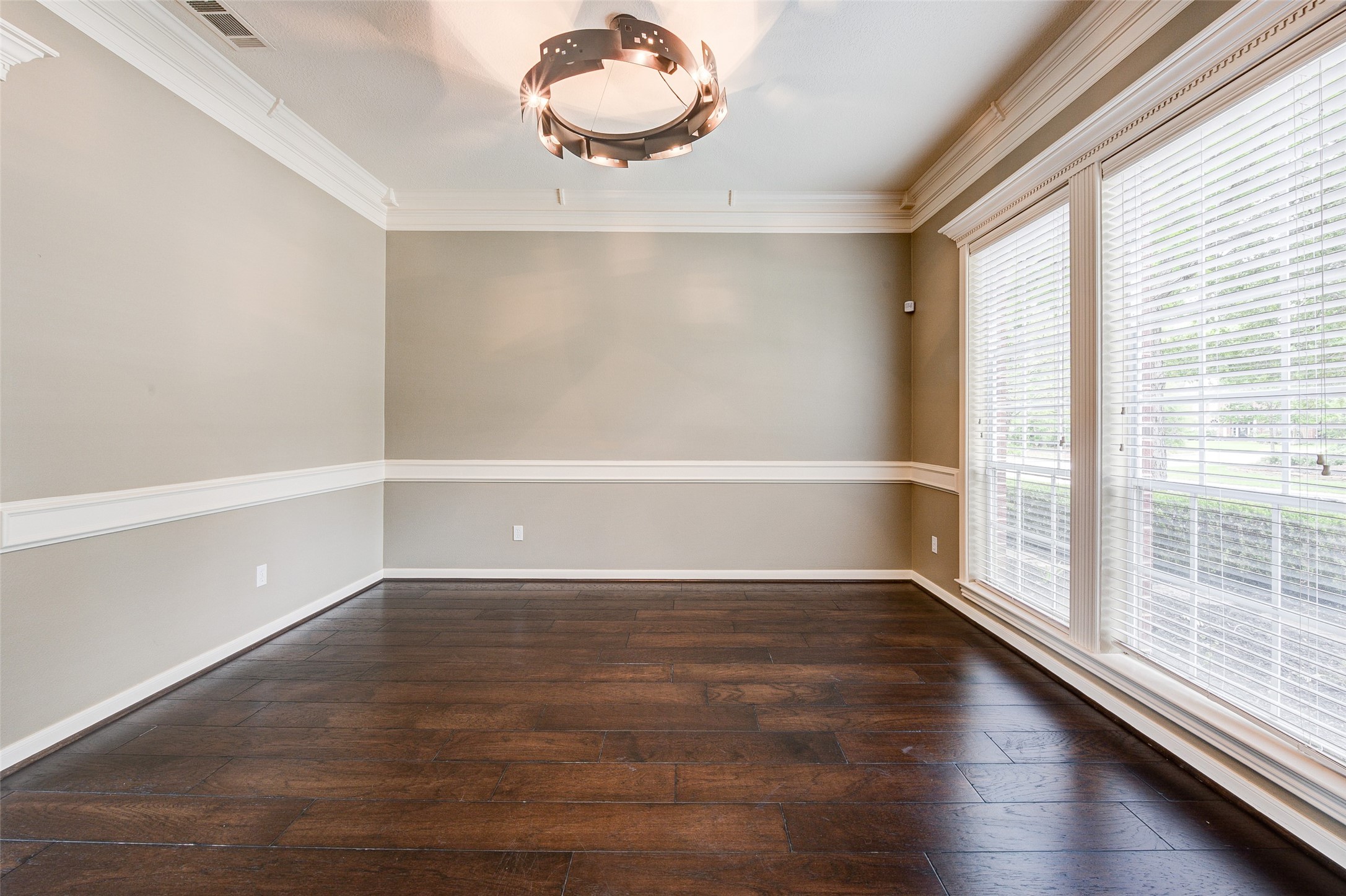 11 East Wedgemere Circle Spring, TX 77381 - Photo 10 of 49
