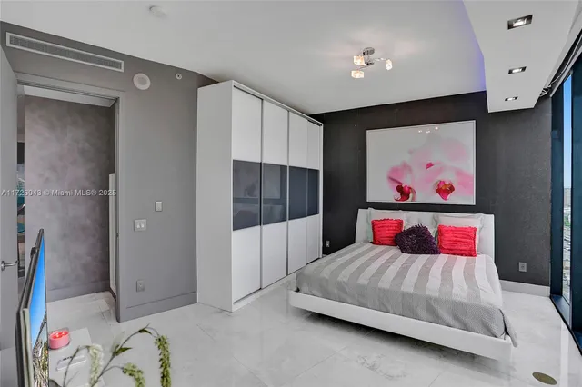 $4,850,000 | 18555 Collins Avenue, Unit 2203, Sunny Isles Beach, FL 33160