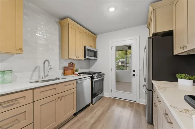 $415,000 | 180 Summit Avenue Southeast, Marietta, GA 30060