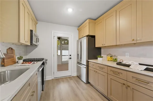 $415,000 | 180 Summit Avenue Southeast, Marietta, GA 30060