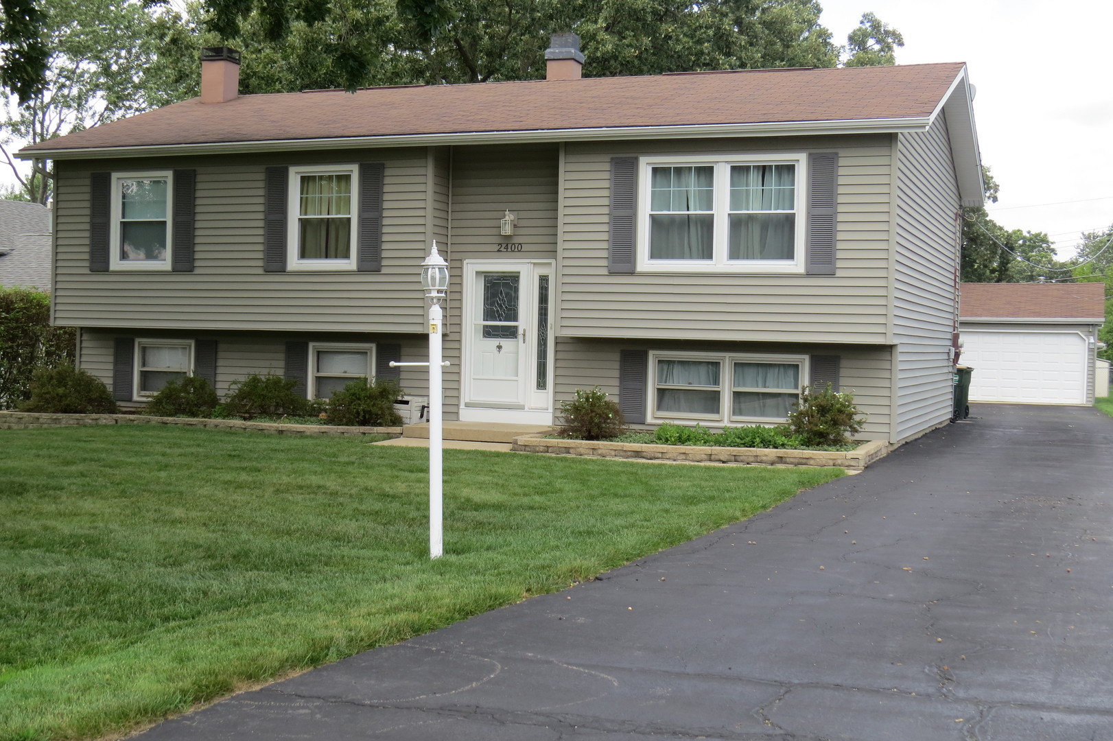 2400 Plum Tree Road Lindenhurst, IL 60046 - Photo 1 of 13 Gallery Image 1