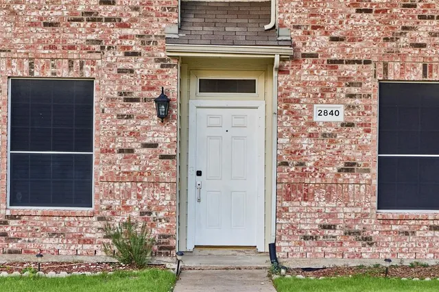 $2,800 | 2840 Clear Creek Drive, Rockwall, TX 75032