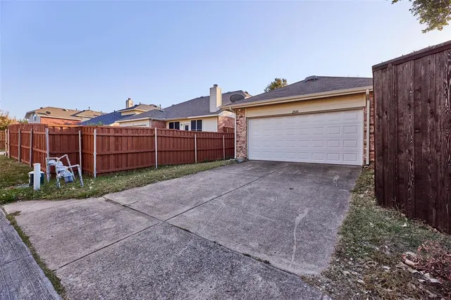 $2,800 | 2840 Clear Creek Drive, Rockwall, TX 75032