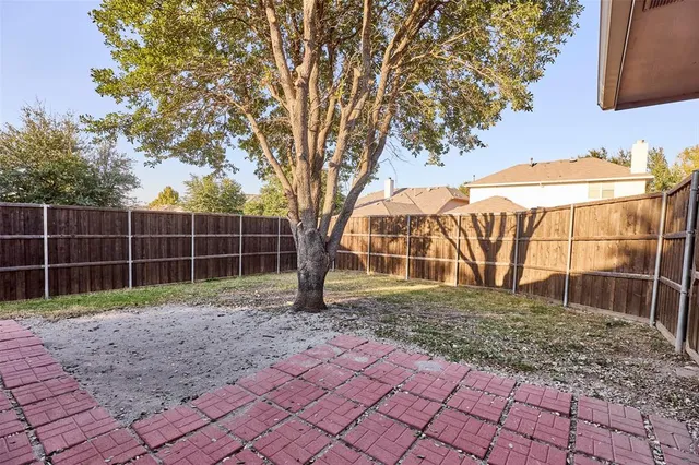 $2,800 | 2840 Clear Creek Drive, Rockwall, TX 75032