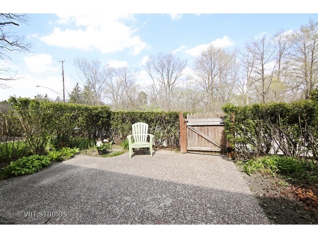 558 Green Bay Road Glencoe, IL 60022 - Photo 10 of 10 a view of outdoor space and yard