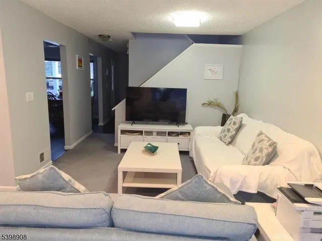 $3,000 | 36 Upperbrook Court, Sayreville, NJ 08859