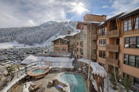 $1,540,000 | 1750 Village East Road, Unit 5402, Olympic Valley, CA 96146