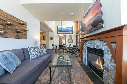 $1,540,000 | 1750 Village East Road, Unit 5402, Olympic Valley, CA 96146