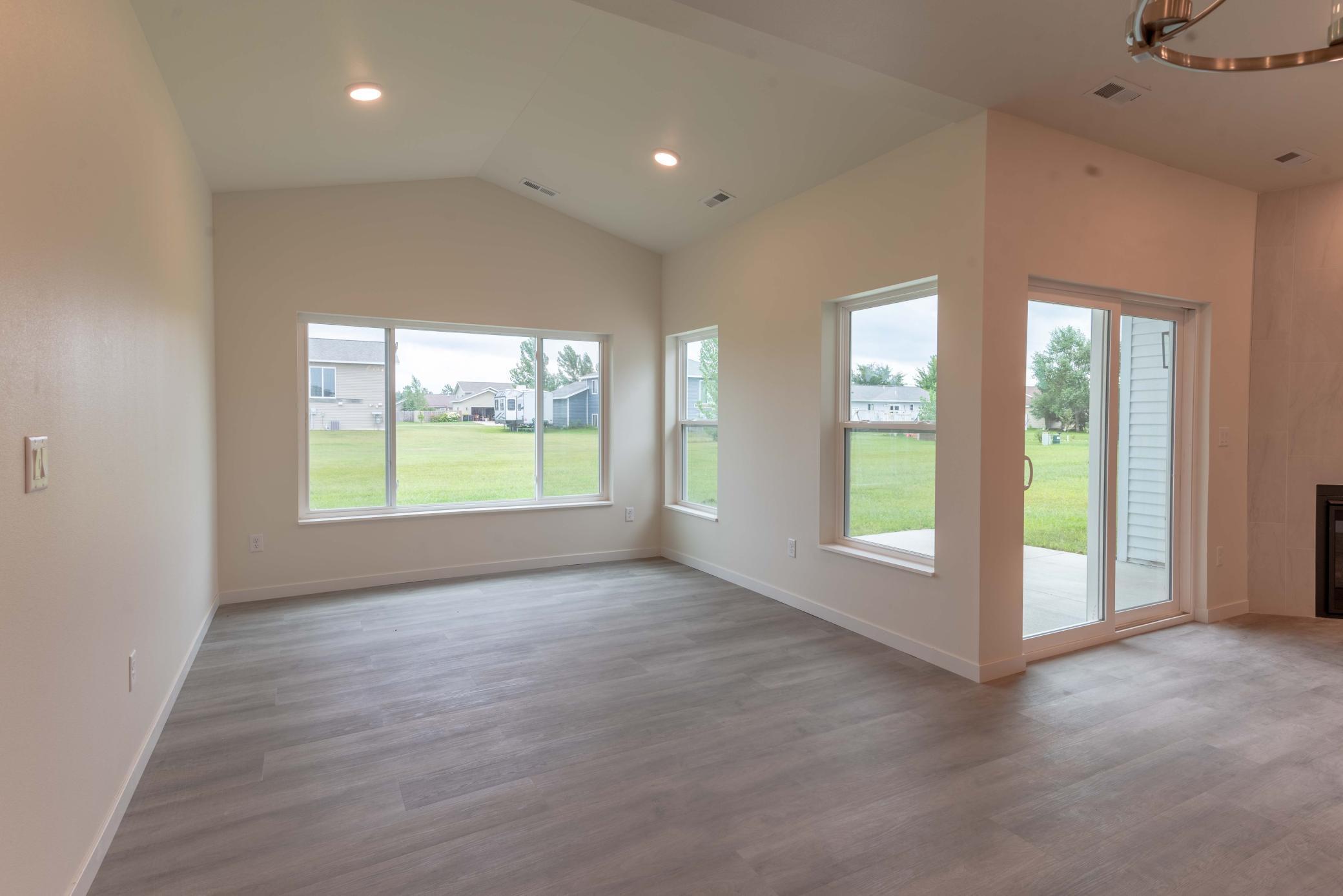 805 9th Avenue Southwest, Unit B Perham, MN 56573 - Photo 13 of 26