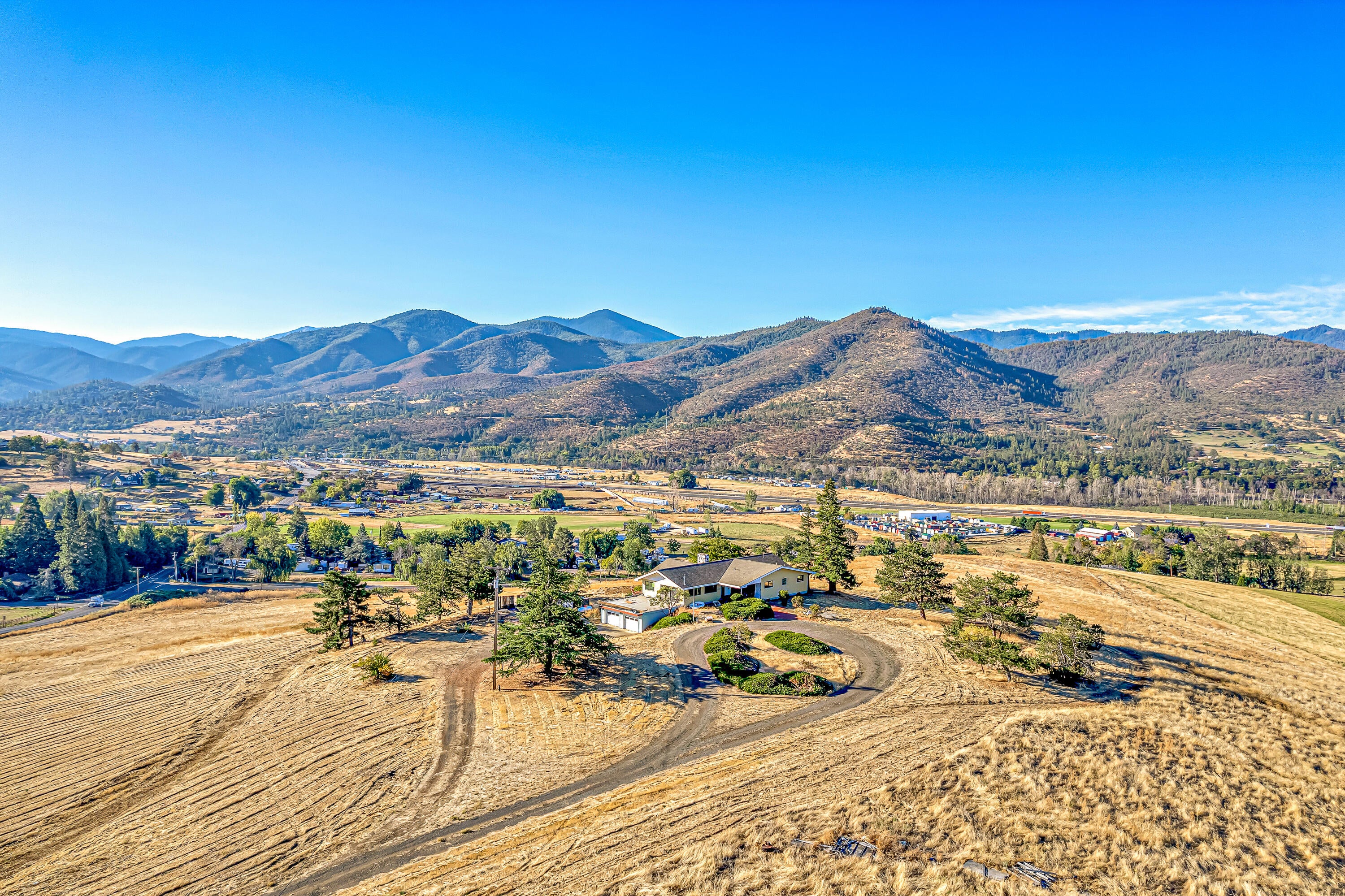 1209 North Valley View Road Ashland, OR 97520 - Photo 36 of 37 1209 N Valley View Road