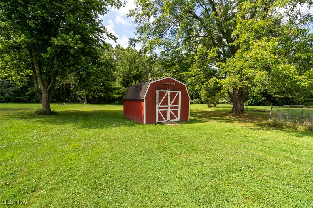 46125 Middle Ridge Road Amherst, OH 44001 - Photo 7 of 33