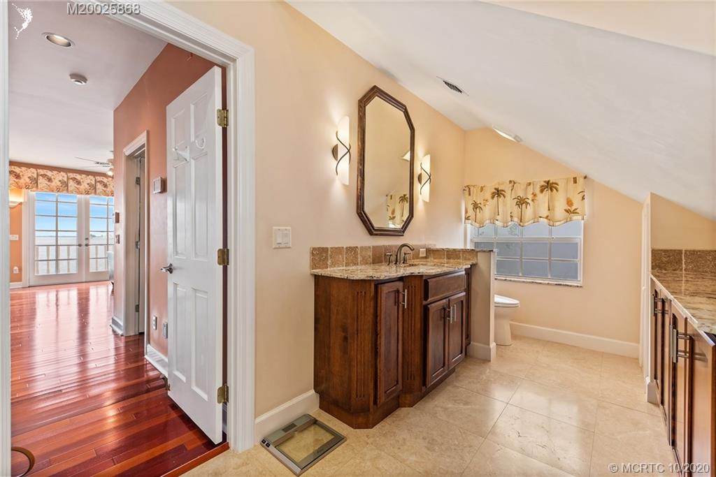 1170 Southwest Dyer Point Road Palm City, FL 34990 - Photo 20 of 45 Gallery Image 20