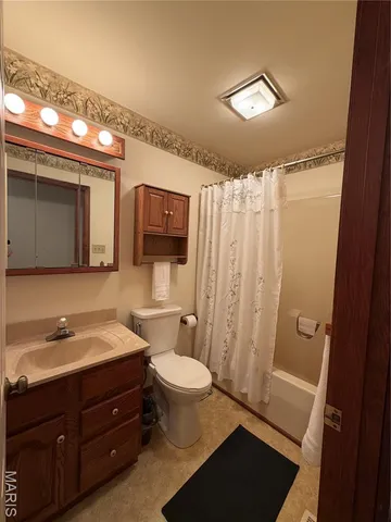 $245,000 | 35 Sherwood Estates Avenue, Hannibal, MO 63401