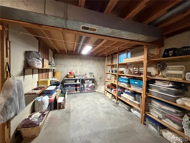 $245,000 | 35 Sherwood Estates Avenue, Hannibal, MO 63401