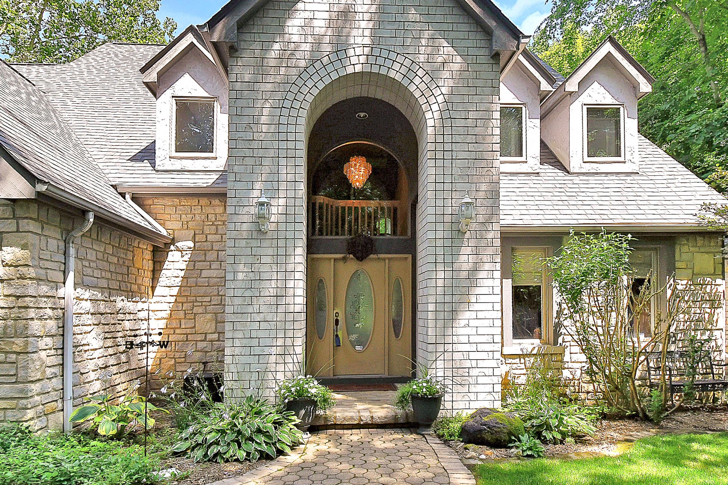 7866 Palmer Road Southwest Reynoldsburg, OH 43068 - Photo 2 of 61