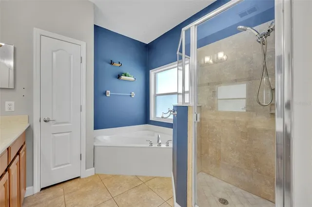 $645,000 | 5108 Legacy Oaks Drive, Orlando, FL 32839