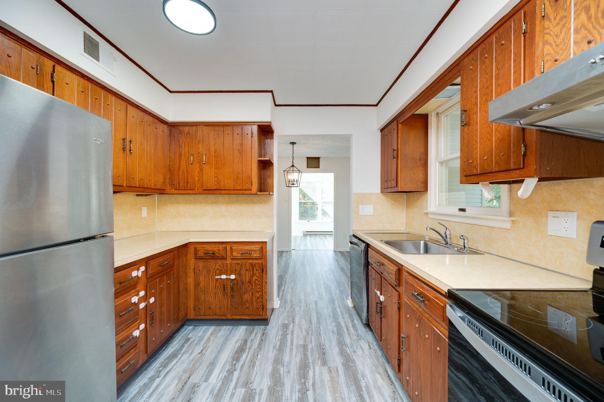 10 Matthew Drive Reading, PA 19608 - Photo 20 of 43 Kitchen