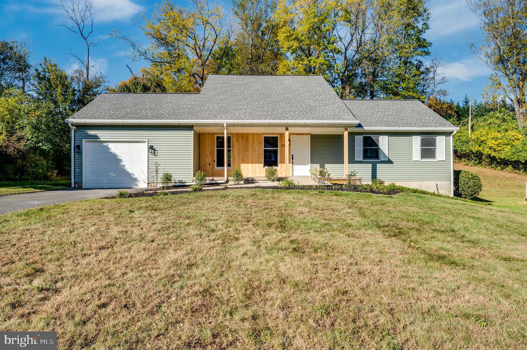 10 Matthew Drive Reading, PA 19608 - Photo 2 of 43 10 Matthew Dr